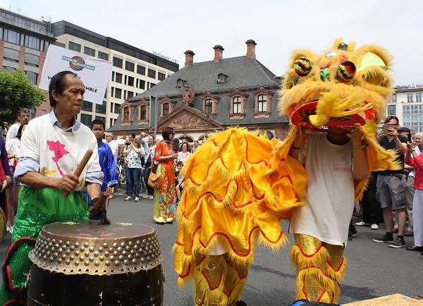 ជនវៀតណាមច្រើនកុះករបានចូលរួមពិធីបុណ្យវប្បធម៌នៅទីក្រុង Frankfurt ប្រទេសអាល្លឺម៉ង់